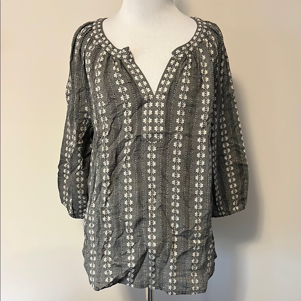 LOFT Gray and White 3/4 Sleeve Tunic Blouse